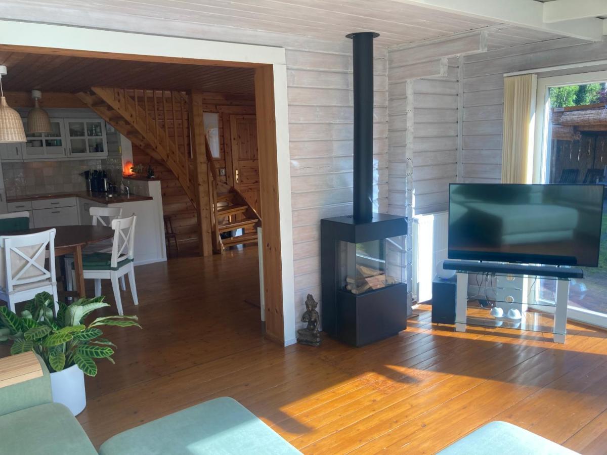 Houten Chalet/Bungalow In Het Bos, Sauna, Jacuzzi Meijel Dış mekan fotoğraf