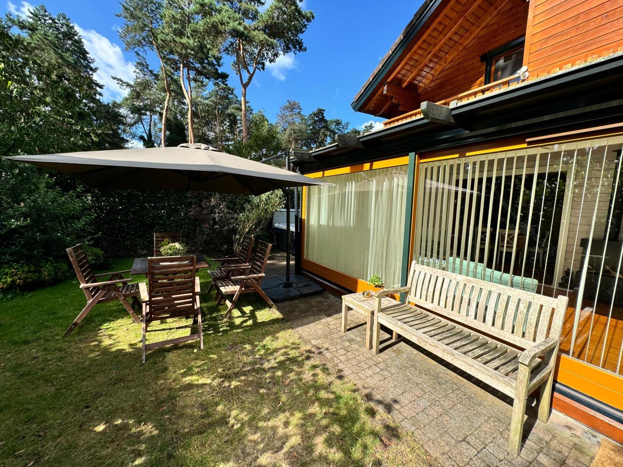 Houten Chalet/Bungalow In Het Bos, Sauna, Jacuzzi Meijel Dış mekan fotoğraf